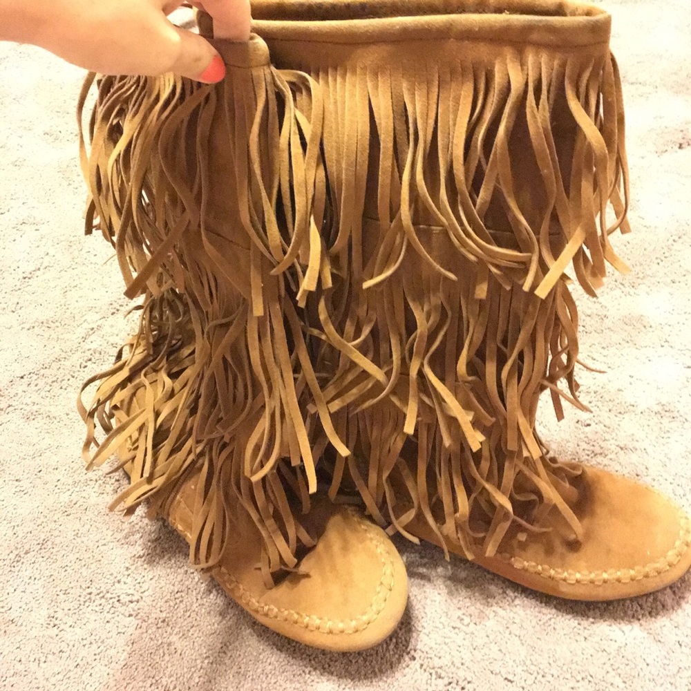 Fringe boots
